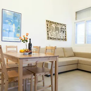 carmel-apartments.gethaifahotels.com/